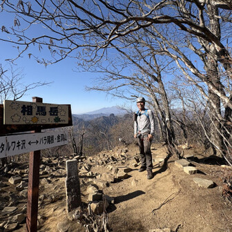 あとで見たら10年前の写真と同じズボンとリュックだった