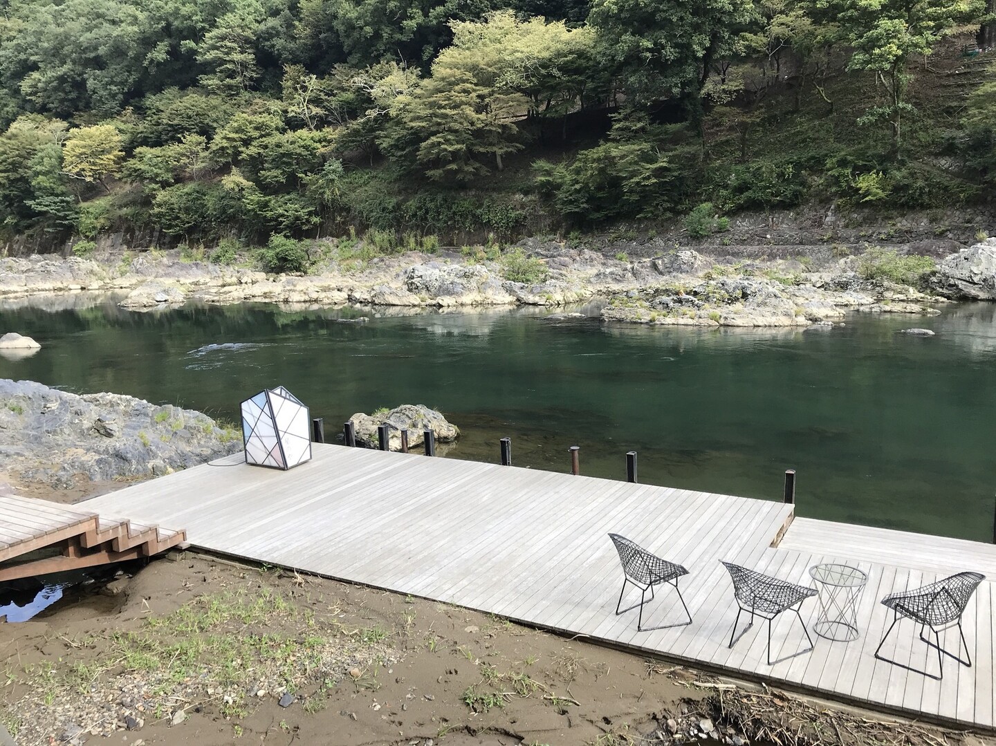 京都 保津川満喫の1日 舟曳道歩行 ラフティング川下り 保津川 桂川 の写真7枚目 星野リゾート嵐山ほしのやの船着き場 Yamap ヤマップ