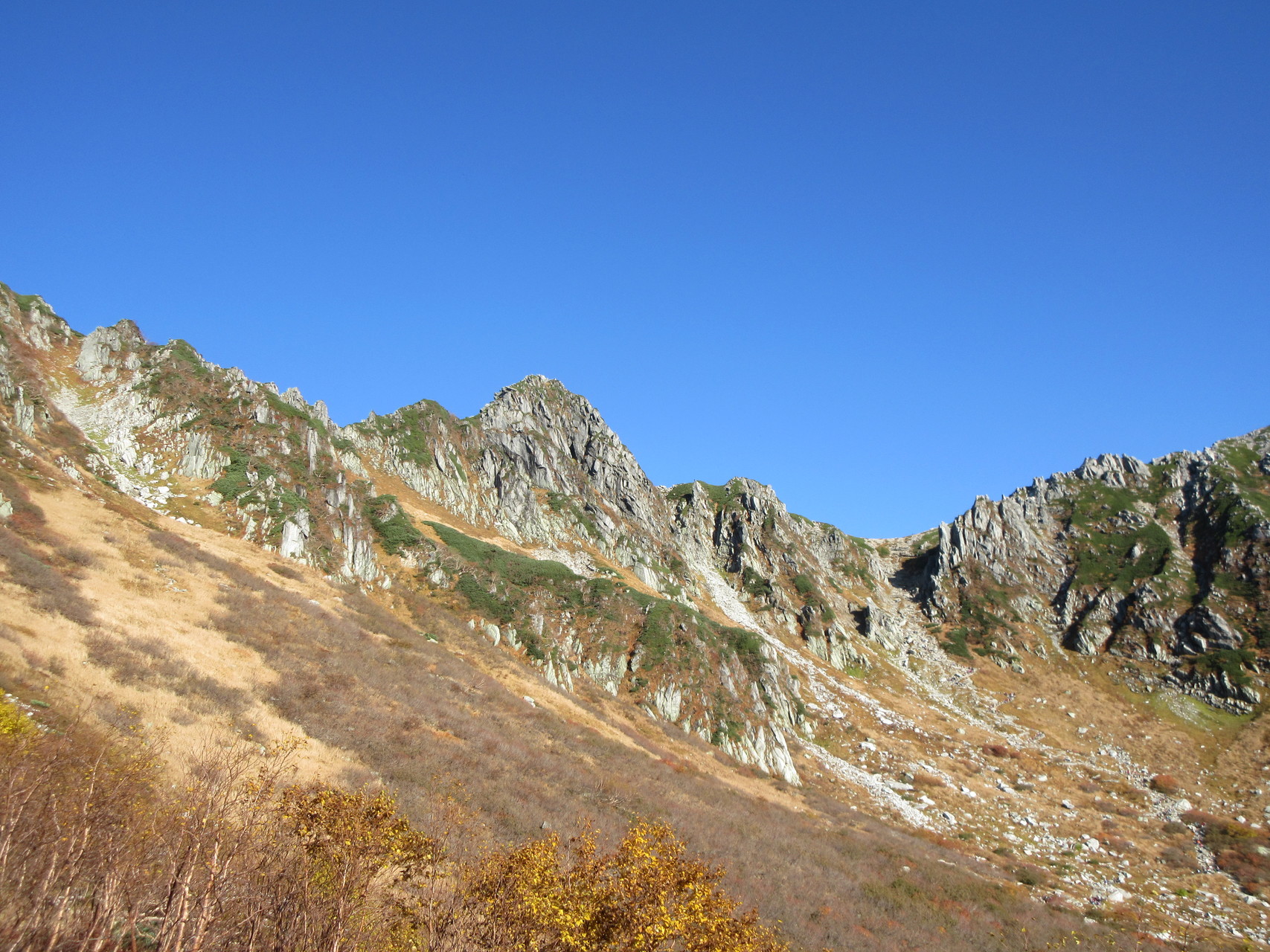 紅葉終了時の千畳敷カール 木曾駒ヶ岳 宝剣岳 Polarisさんの木曽駒ヶ岳 空木岳 越百山の活動データ Yamap ヤマップ