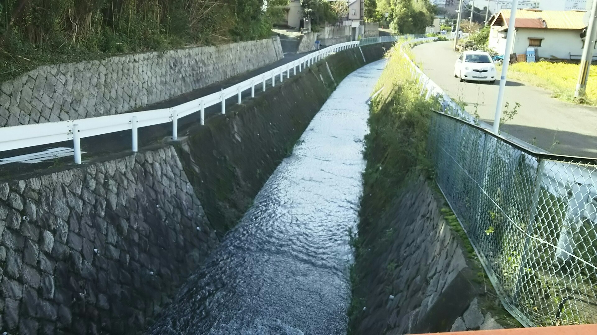 竜王山(茨木市)・阿武山 芋川　西へ流れる最後（東端）の川　これより東の川は東へ流れる