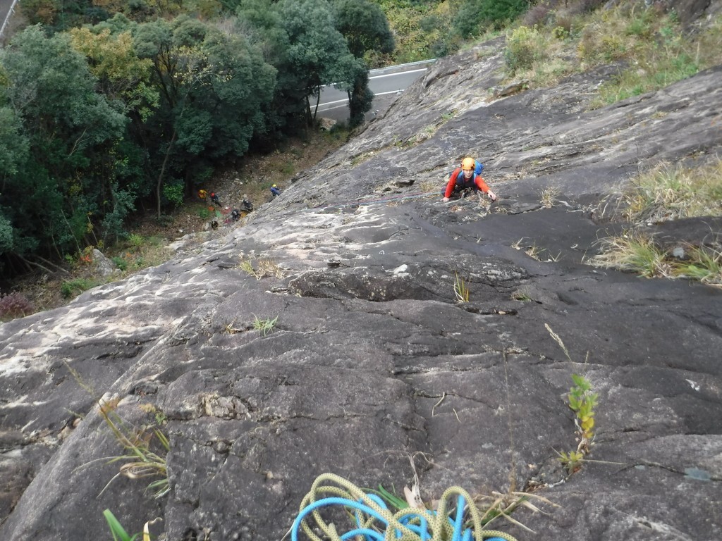 人生初クライミング 比叡山１峰南面岩壁 2 5スラブルート けんちゃん072さんの丹助岳 矢筈岳 比叡山の活動データ Yamap ヤマップ