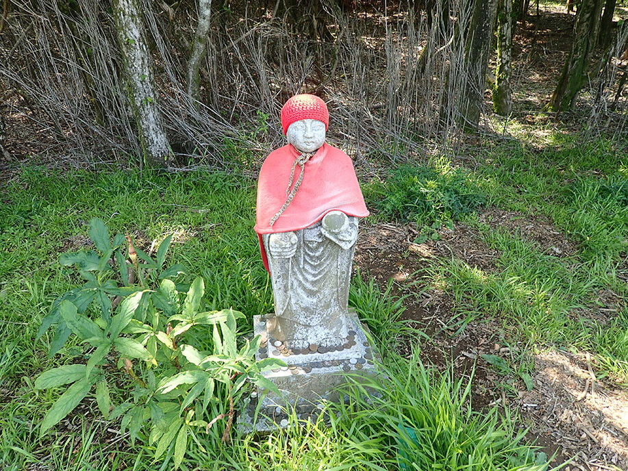 やっぱり行こう 祖母山へ 祖母山の写真18枚目 お地蔵様に手をあわせ 一休み お地蔵さん Yamap ヤマップ