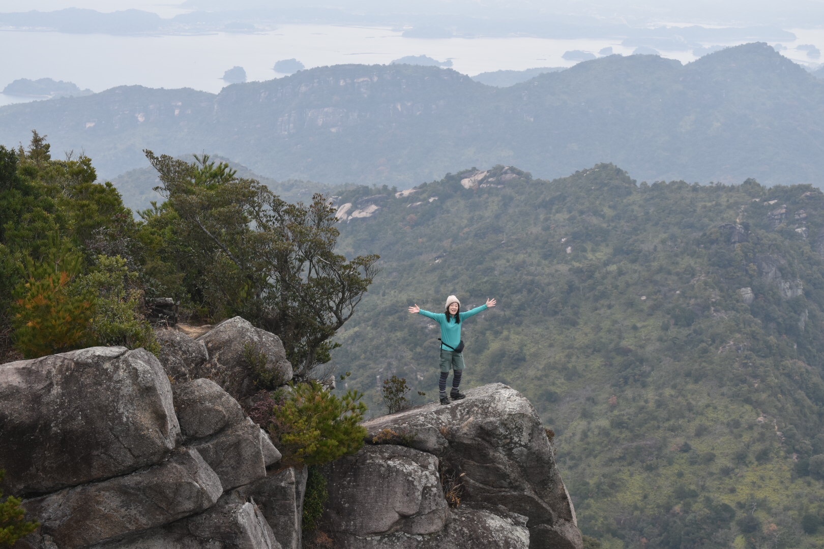 ワイワイ賑やかな 次郎丸嶽 太郎丸嶽 よっこさんの上島 天草諸島 太郎丸嶽 次郎丸嶽の活動データ Yamap ヤマップ