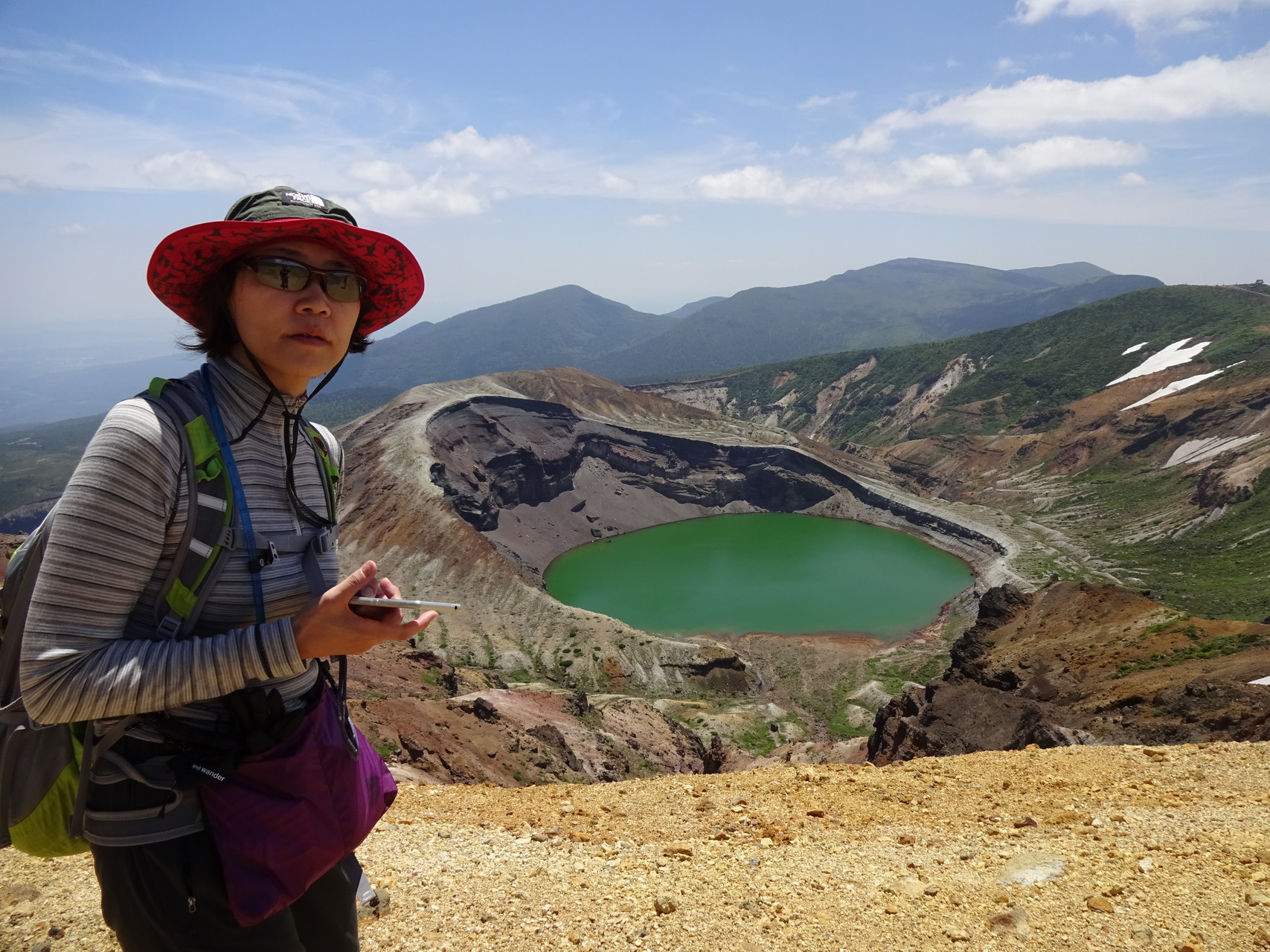 蔵王山 蔵王ロープウェイからお花畑を歩いてお釜のぞき やまてくさんの蔵王山 雁戸山 不忘山の活動データ Yamap ヤマップ
