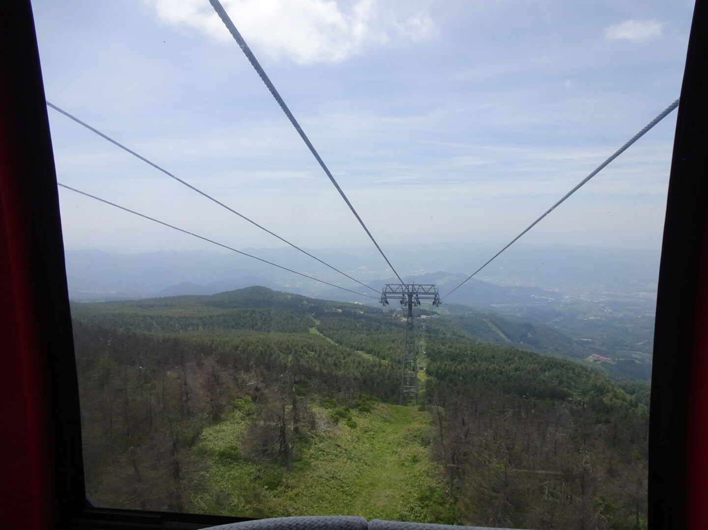 蔵王山 蔵王ロープウェイからお花畑を歩いてお釜のぞき 蔵王山 雁戸山 不忘山の写真66枚目 下りのゴンドラから Yamap ヤマップ