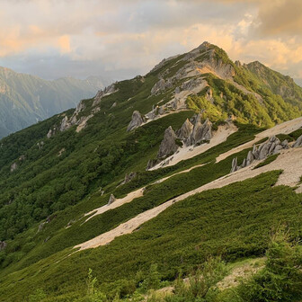 燕岳・餓鬼岳・唐沢岳 朝の燕岳