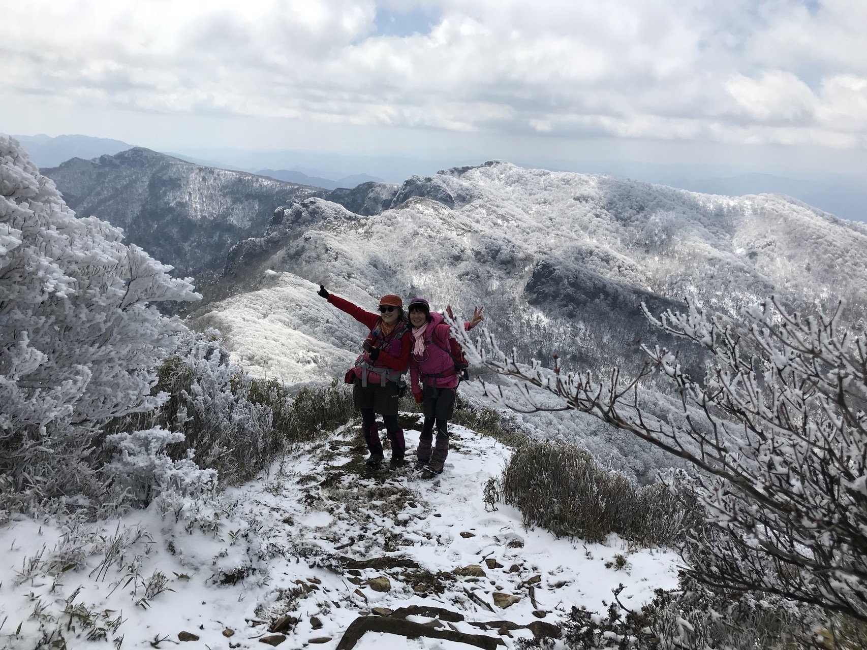 雪景色の祖母山 ４月なのに 下界では満開のソメイヨシノが花吹雪 さだちゃんさんの祖母山の活動データ Yamap ヤマップ