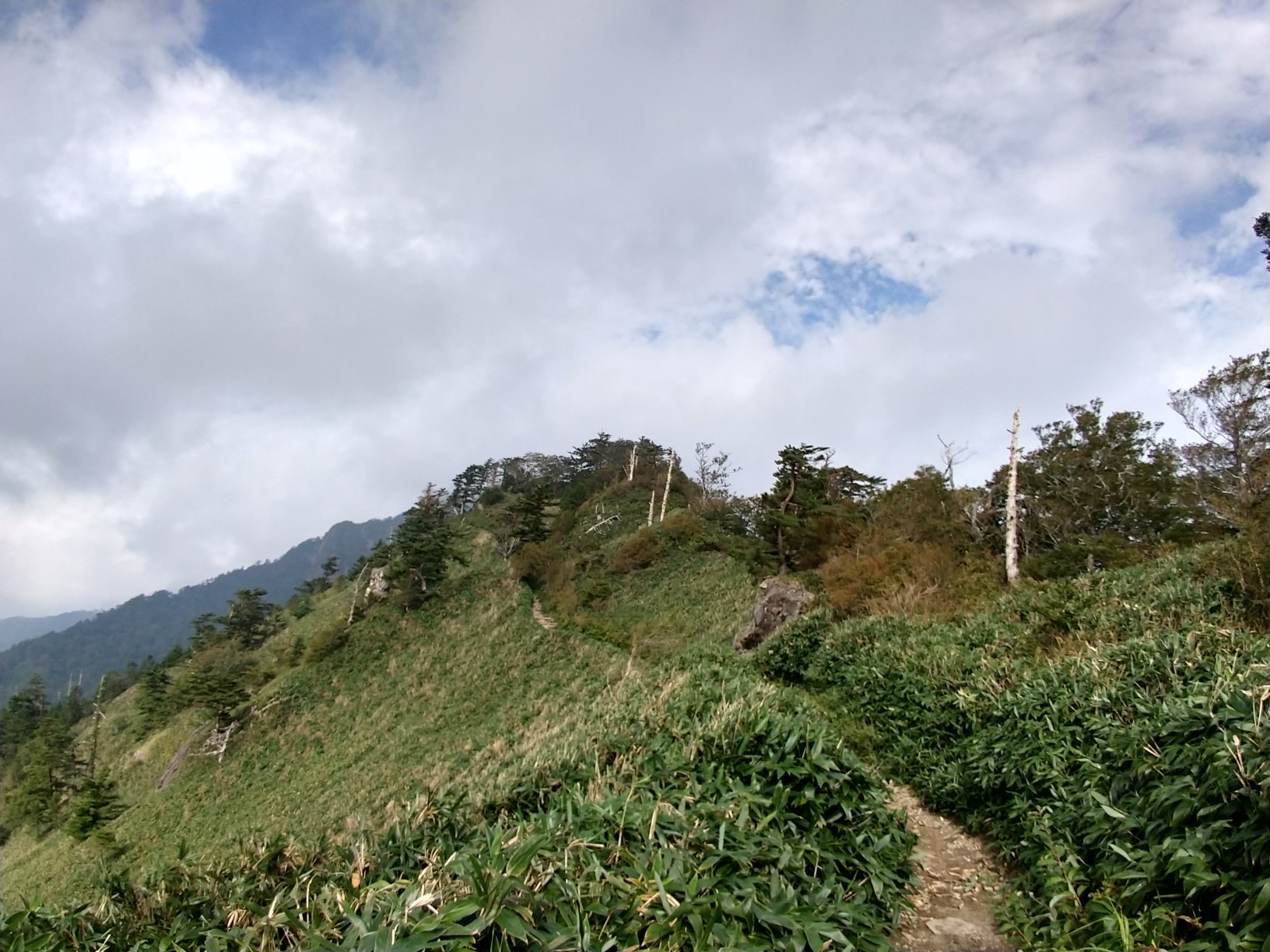 石鎚山 土小屋ルート 台風10号で林道通行止め なべし ぼり部 さんの石鎚山 堂ヶ森 二ノ森の活動データ Yamap ヤマップ