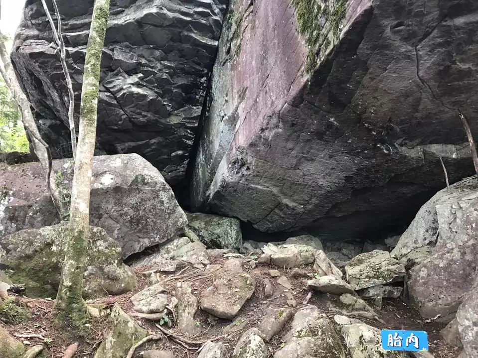 奥秩父 乾徳山 中央稜北方カンテ 第一岩稜 フリーソロ ryotaさんの乾徳山 黒金山の活動日記 yamap ヤマップ