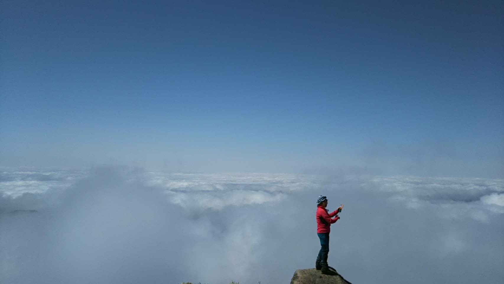 念願だった 祖母山登山 前日の雨のため断念気持ち切り替え 神原から牧の戸えレッツゴー 星生山からの雲海が幻想的で最高 でしたよ 山 んば さんの九重山 久住山 大船山 星生山の活動データ Yamap ヤマップ