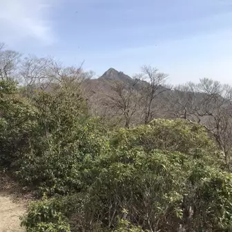 水沢峠から見える鎌ヶ岳