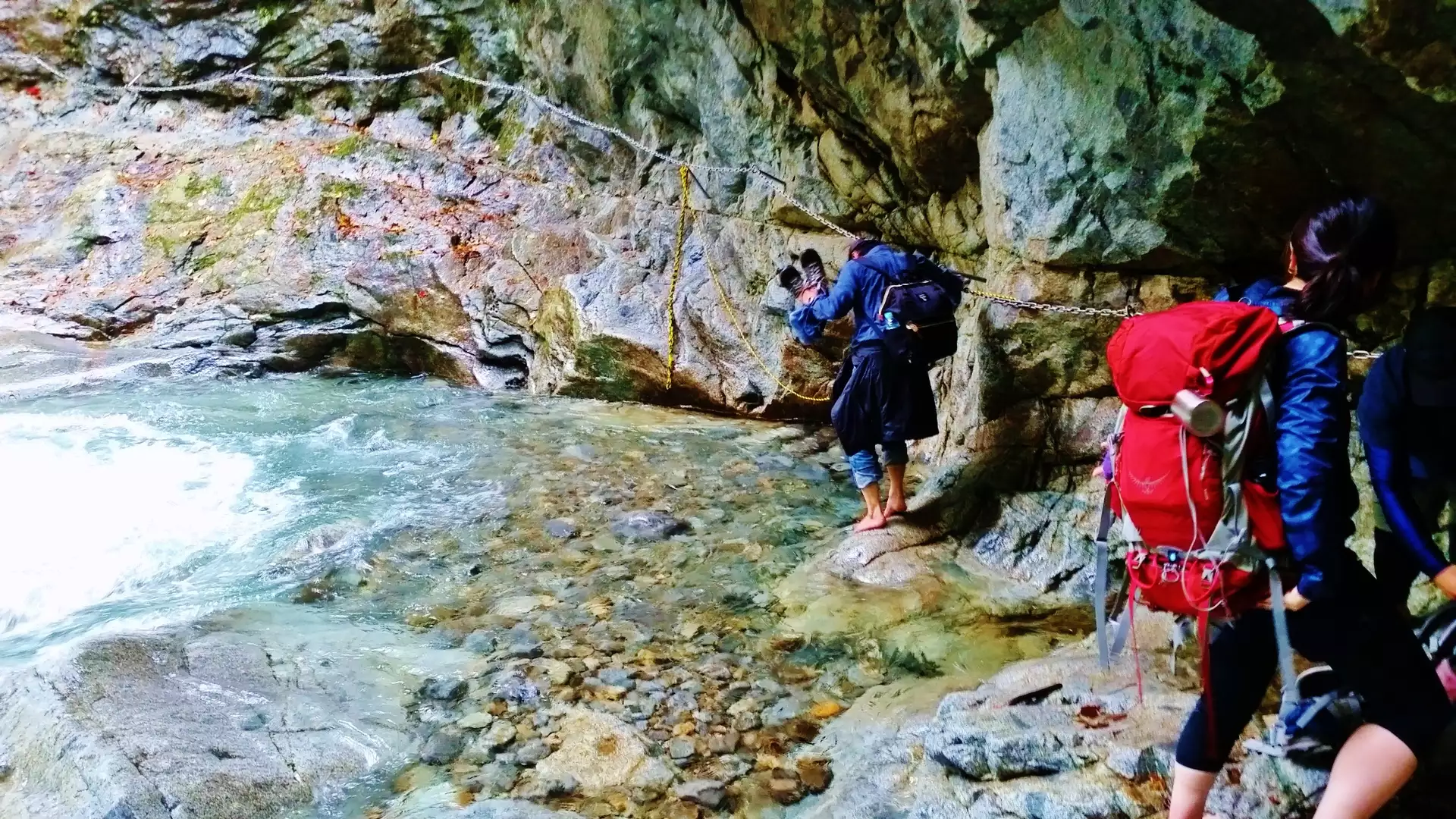 台風後の増水 紅葉の西沢渓谷ハイキング Kantomtguideさんの乾徳山 黒金山の活動日記 Yamap ヤマップ