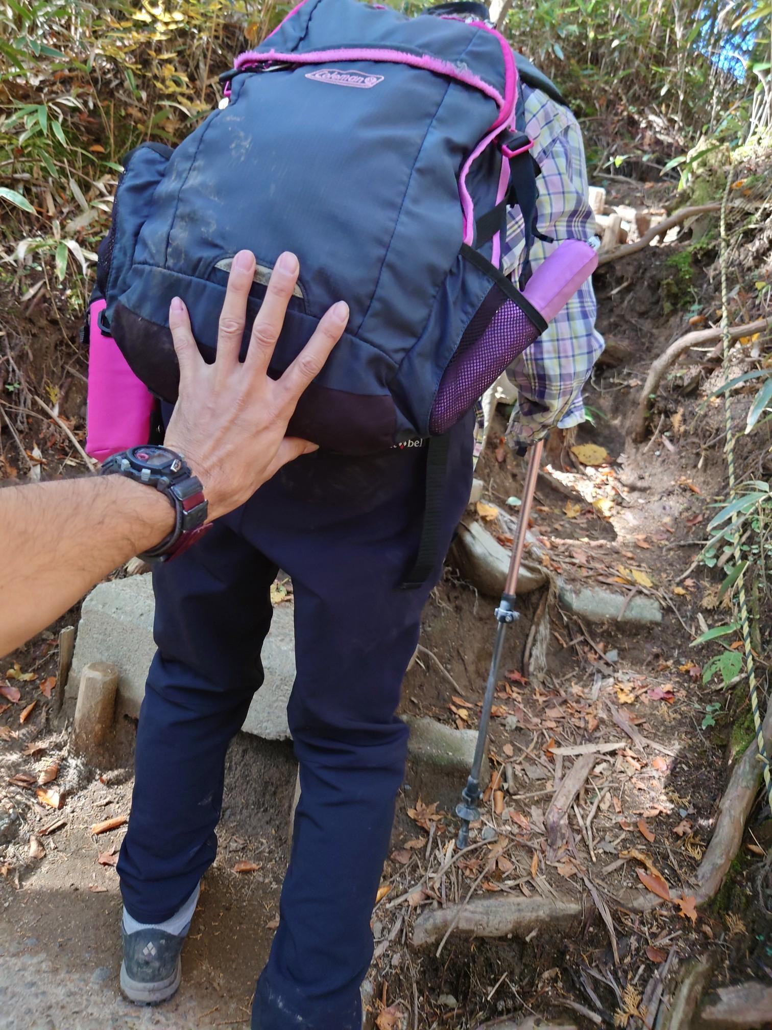 金剛山 年配の女性 無事帰れたんかなぁ 難しそな顔してユルいですさんの金剛山 二上山 大和葛城山の活動データ Yamap ヤマップ