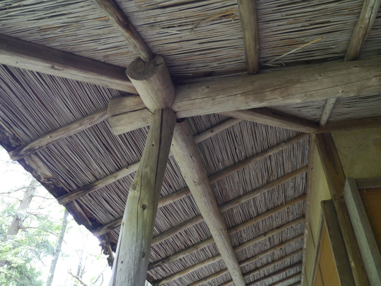 浅間山・黒斑山・篭ノ登山 東京から大工さんを呼んで建てた別荘だそうで、結構凝った造りです