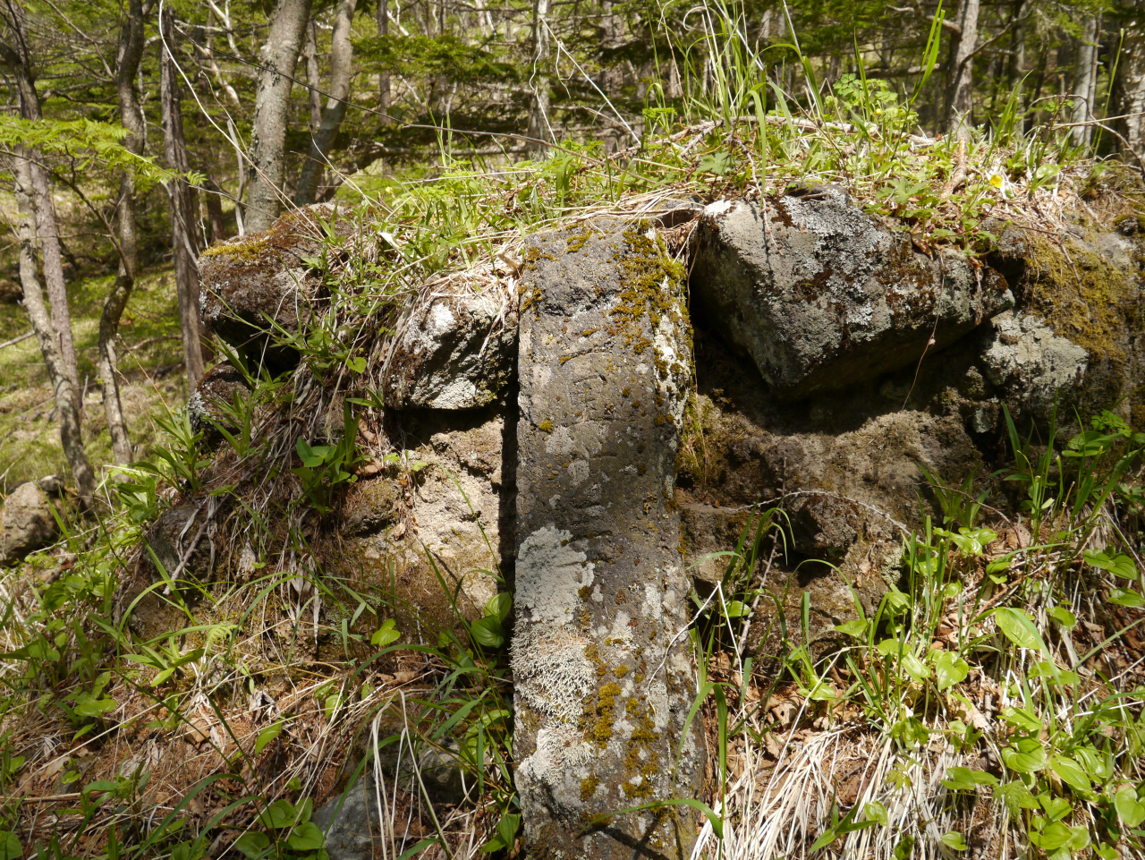 二里丗三（さんじゅうさん）丁の丁石