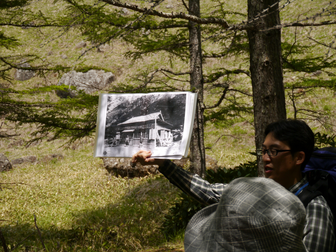 当時の写真を見ながらガイドしてして頂きました