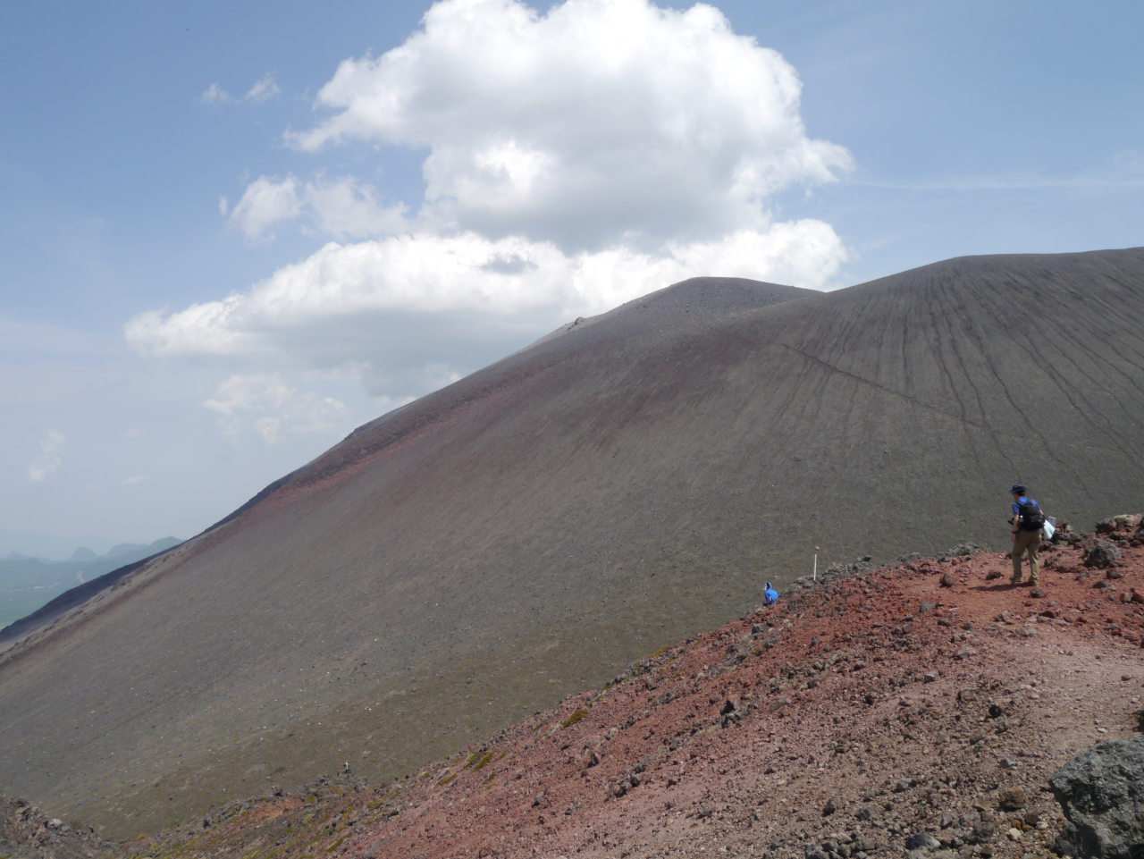 鋸岳山頂に向かいます