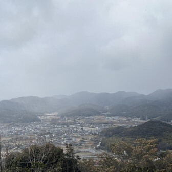 御伊勢山・雨乞山・相原山 嘉川の町並み。