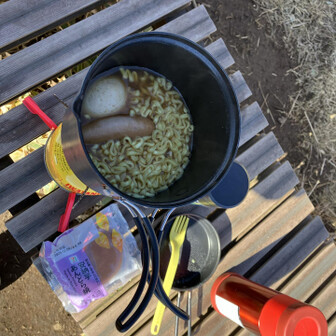 山頂メシ
袋麺、味玉、ウインナー
どら焼き😊