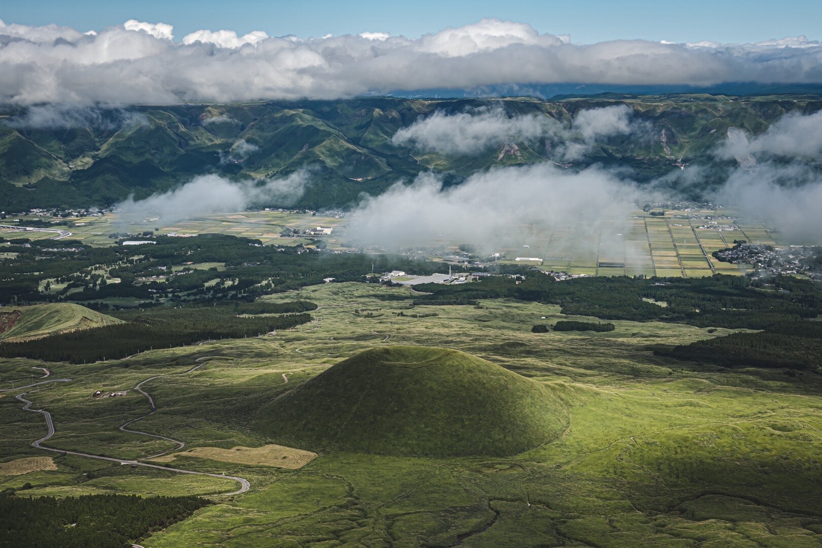杵島岳から見る米塚 阿蘇 杵島岳 Daisuke Hizumeさんの阿蘇山 高岳 根子岳の活動データ Yamap ヤマップ