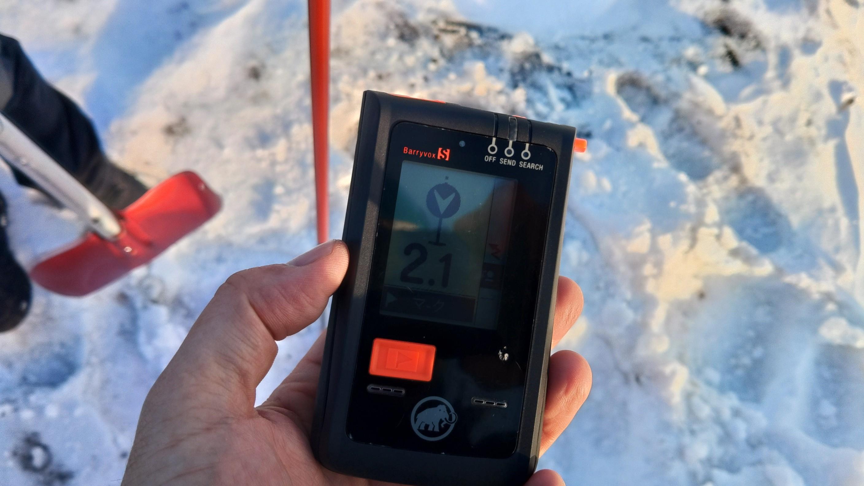 ビーコンとゾンデ 雪崩対策の必須装備！『雪山三種の神器』とは？ | YAMA HACK