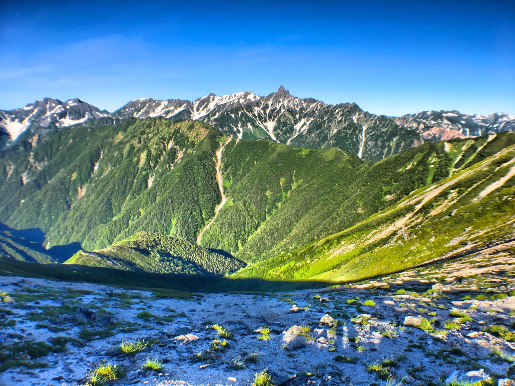 ザレ場ザレザレたまに雪渓 北アルプス 常念山脈縦走ハーフ ２泊3日テン泊 天空の旅路 大天荘から常念小屋編 Su Niiyanさんの常念岳 大天井岳 燕岳の活動データ Yamap ヤマップ