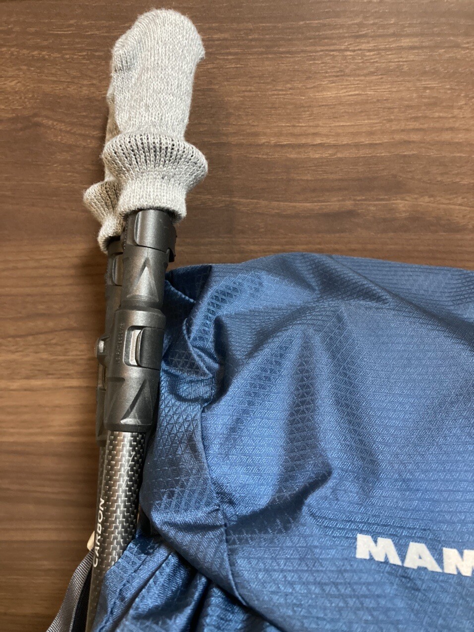 椅子用の脚カバーをトレッキングポールに ヤスさんのモーメント Yamap ヤマップ