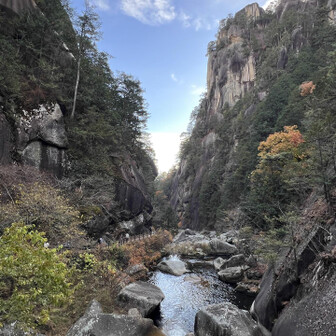 素敵😀
今年は渓谷三昧だな
日本一の渓谷美と言われている昇仙峡