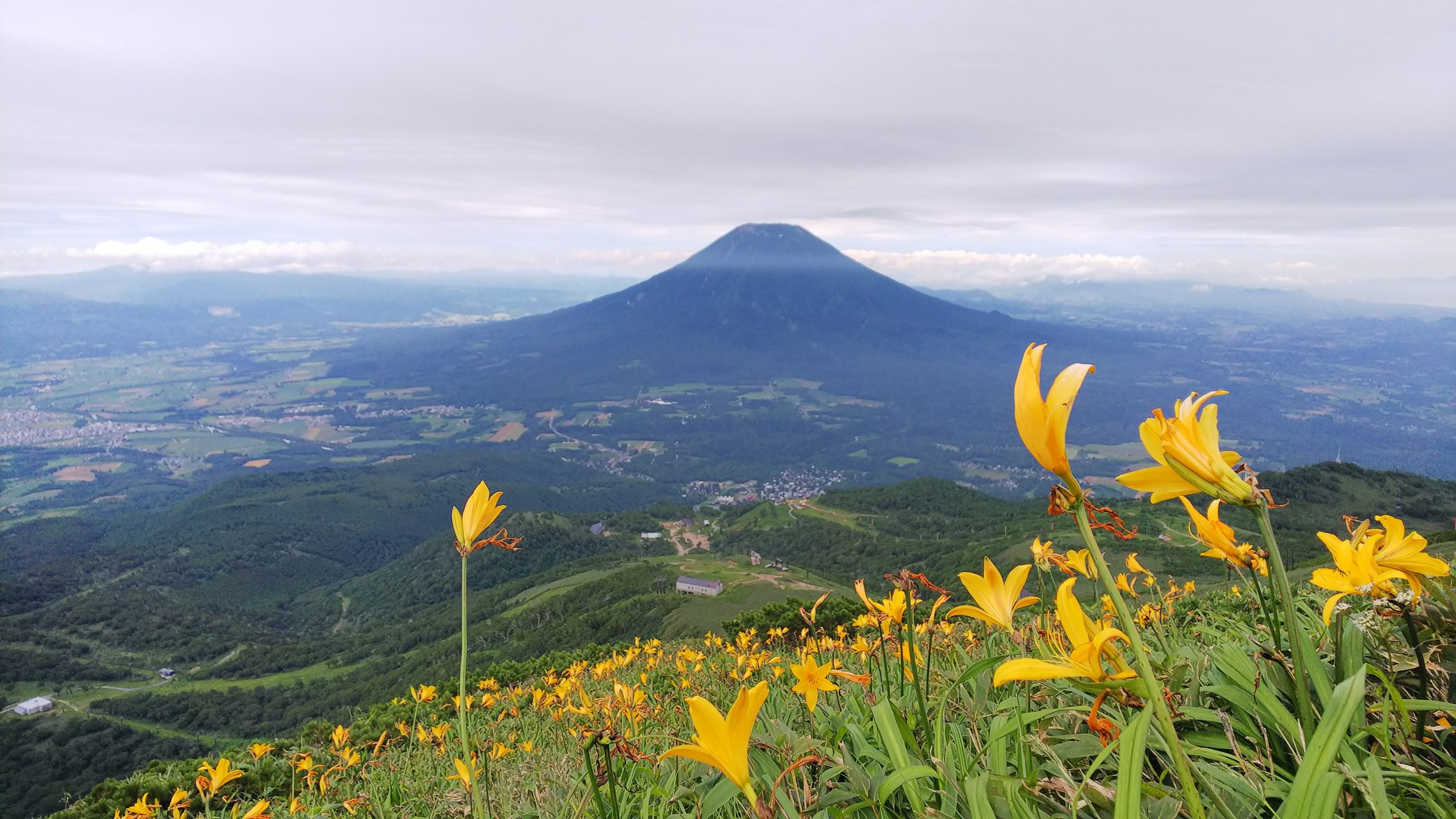 ニセコアンヌプリ ニセコ連峰 三百名山 辺境警備隊長さんのニセコアンヌプリ イワオヌプリ チセヌプリの活動データ Yamap ヤマップ
