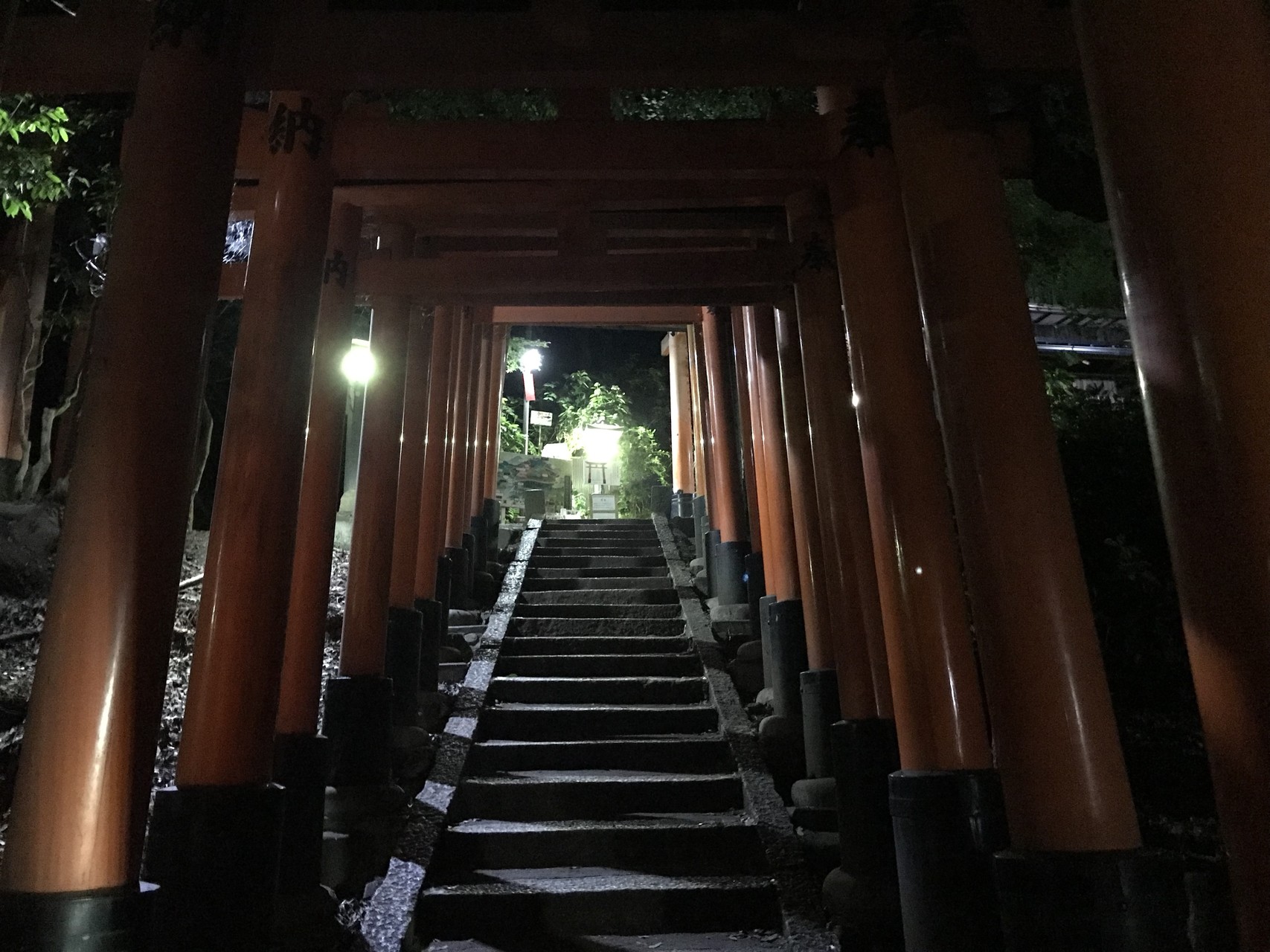 深夜の伏見稲荷大社 現実世界が辛過ぎるからちょっと異世界に転生してきます 最近のラノベ風に 社長aさんの京都市の活動データ Yamap ヤマップ