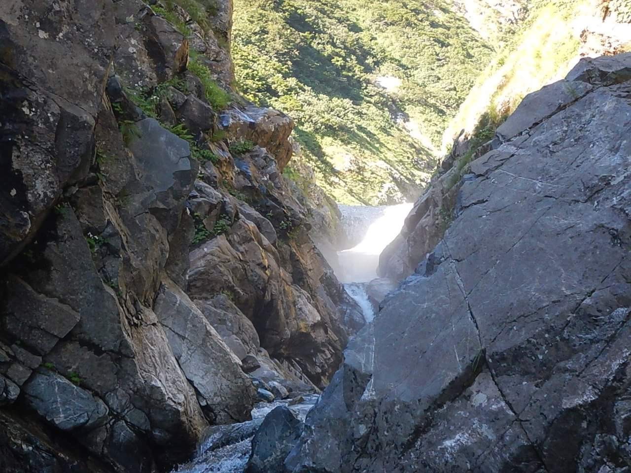 朝日連峰水源の沢