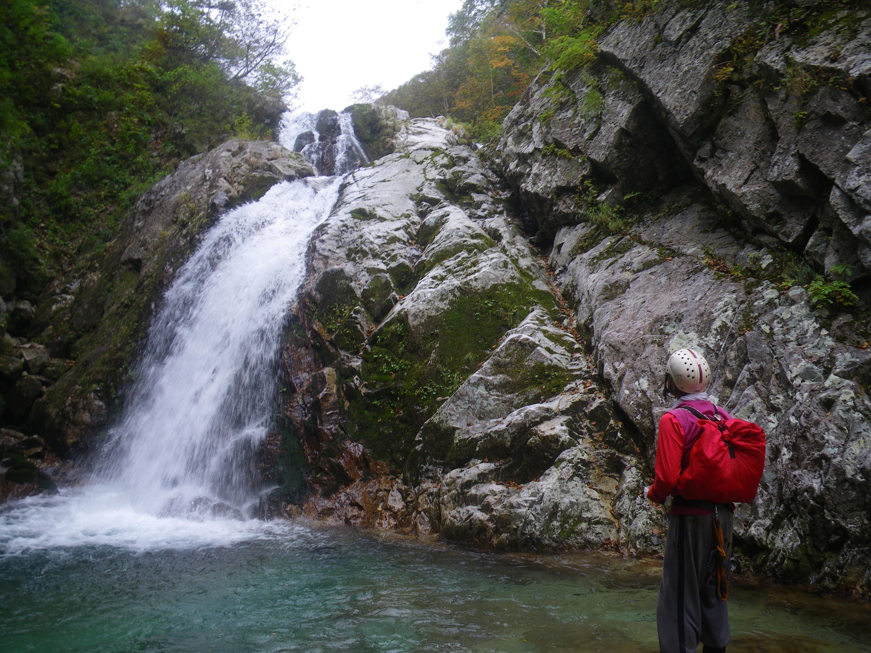 ヌビナイ右股沢から 日本有数の名溪七つ釜 そして南日高遥かなる山ピリカヌプリへ沢登り遡行 宮王さんのピリカヌプリ トヨニ岳の活動データ Yamap ヤマップ