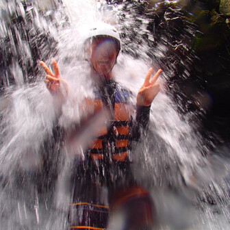 やすひろられり