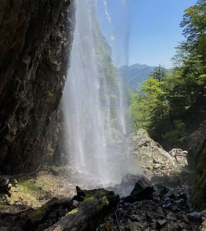 大峯の隠れ名瀑、岩屋谷滝(雄滝・雌滝) / えむじぇいさんの釈迦 大峯の隠れ名瀑、岩屋谷滝(雄滝・雌滝) / えむじぇいさんの釈迦