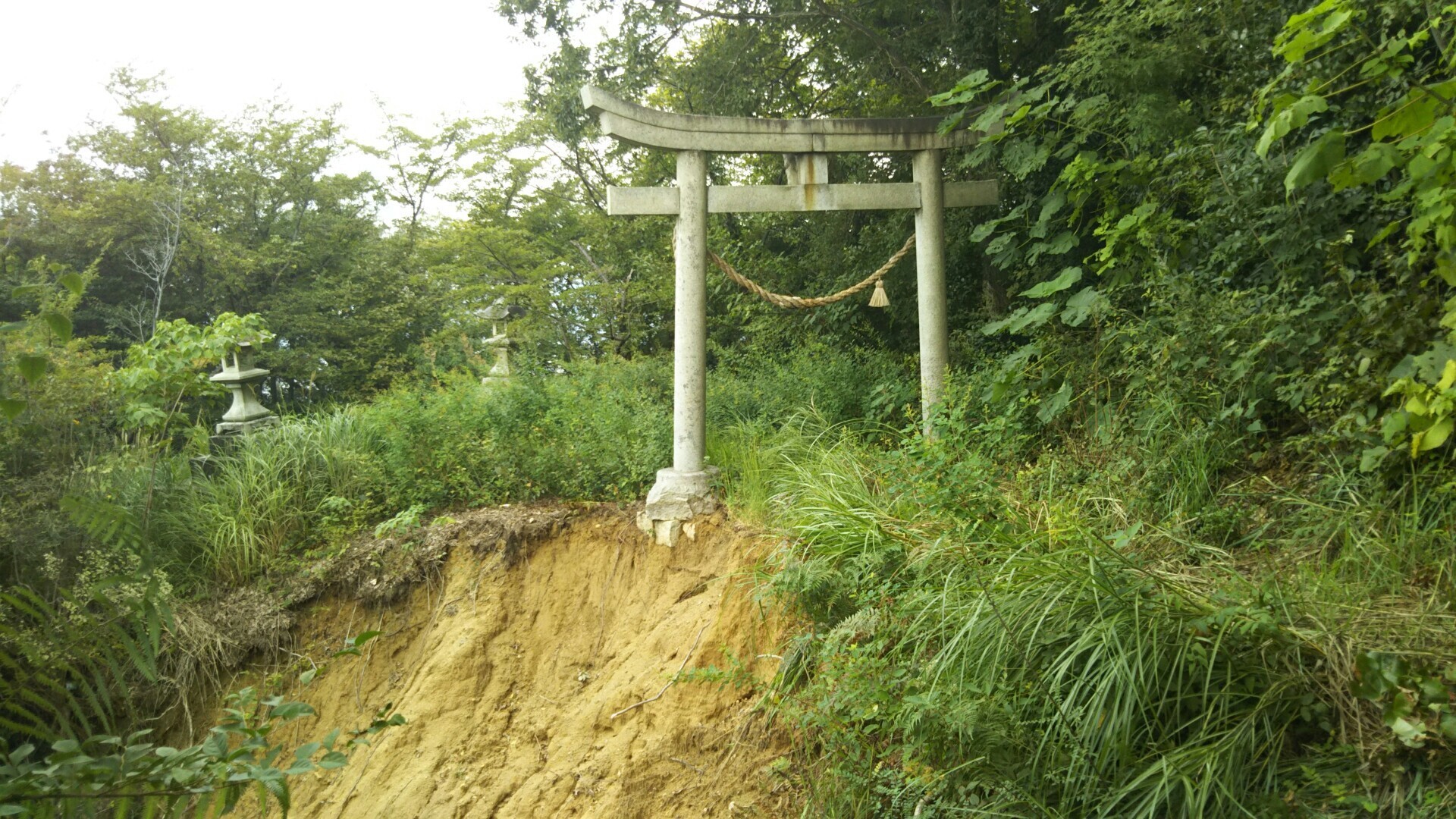 7月豪雨災害 愛宕神社付近の山崩れ調査 がんりゅうさんの安芸アルプス 鉾取山 金ヶ燈篭山の活動日記 Yamap ヤマップ