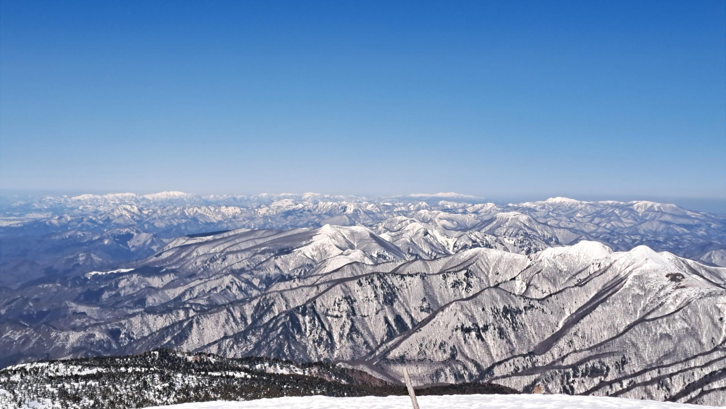 蔵王山・雁戸山・不忘山 美しい山容