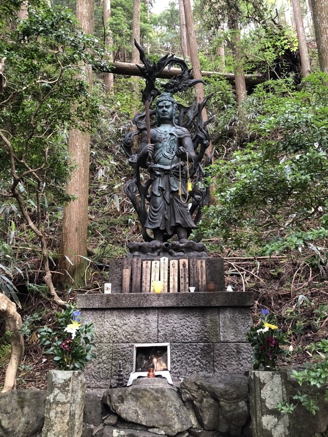 9/26 奈良『吉野山』 / 大峯奥駈道 その1（吉野～山上ヶ岳）の写真48枚目 / 閼伽井のお不動様🍀この世では史上最強の | YAMAP /  ヤマップ