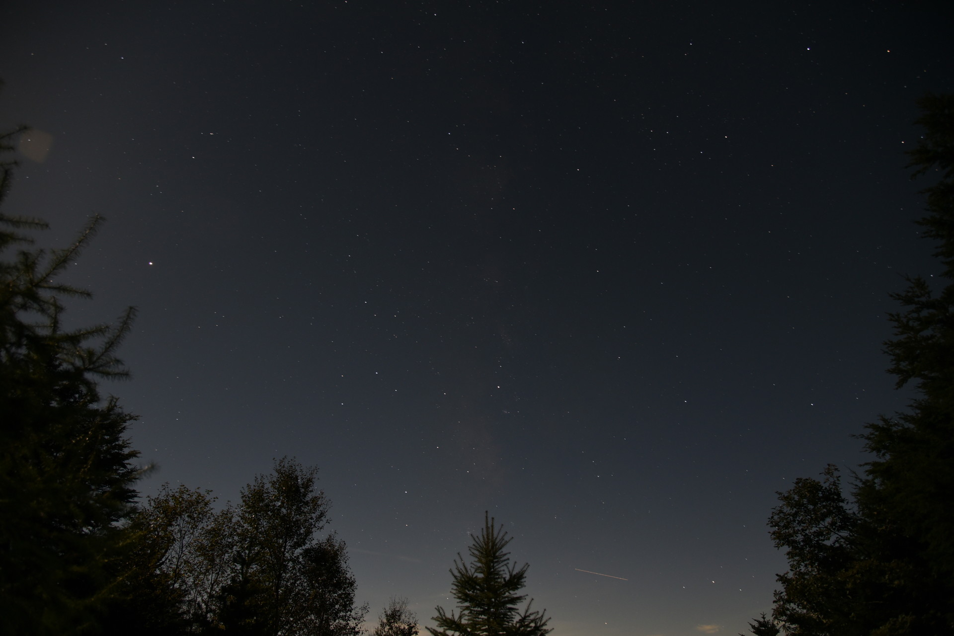 大無間山 ほぼ満月の下、星空を撮影。