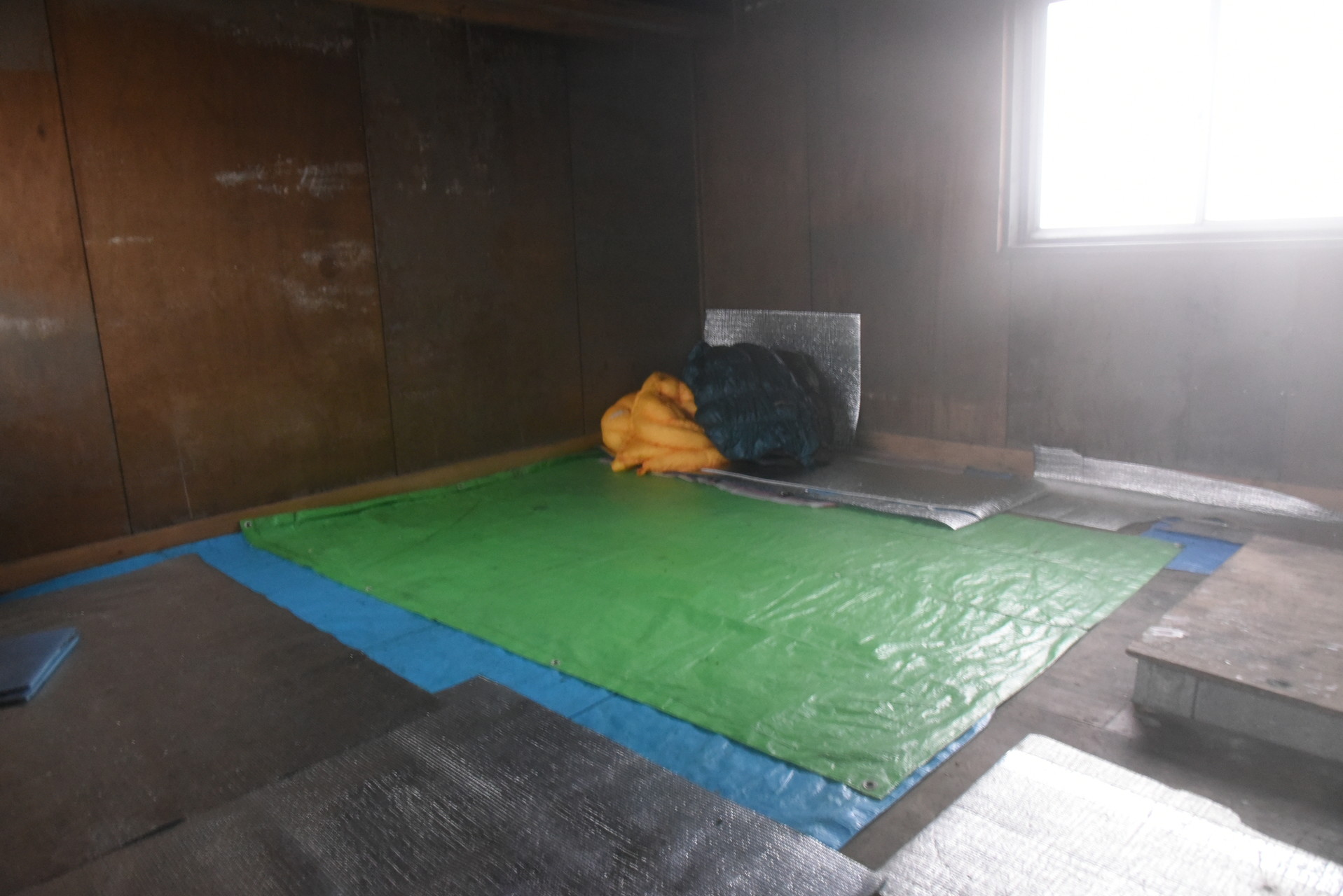 大無間山 デポしていた寝袋・マット、バーナーなど。
大急ぎで回収。