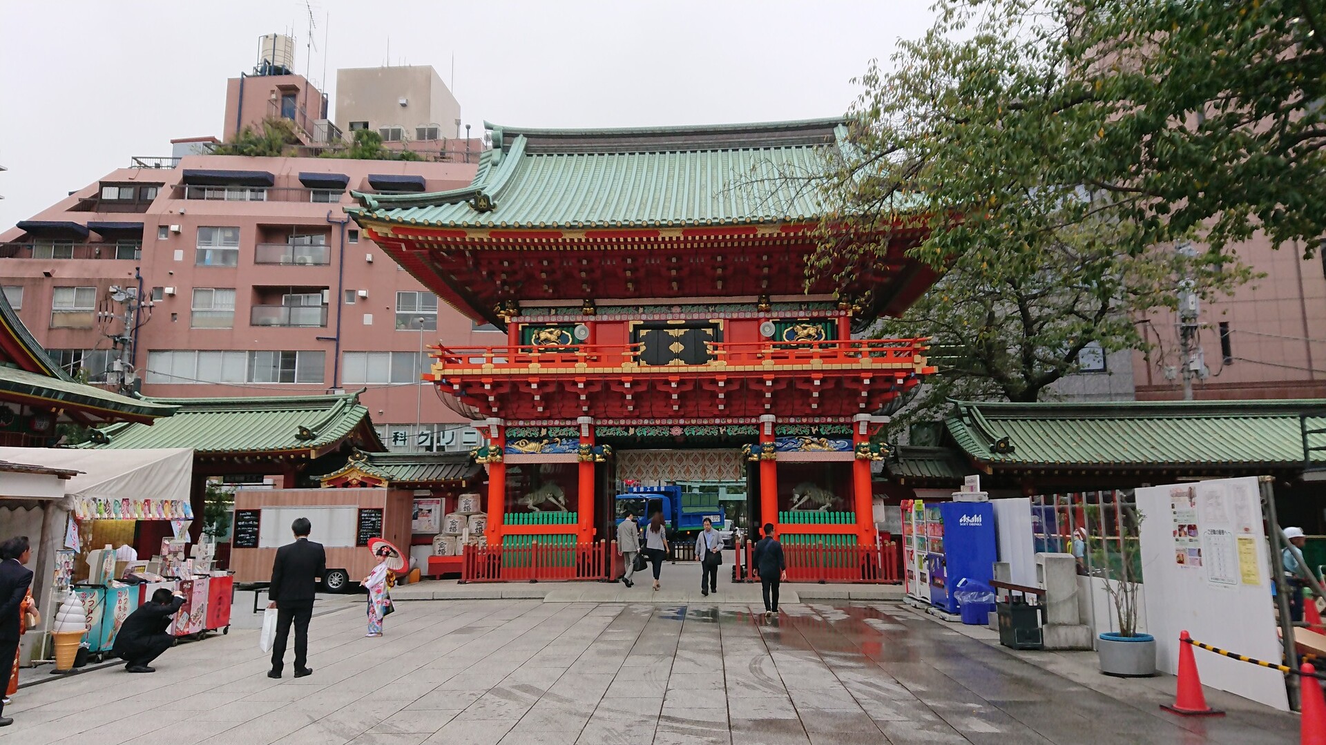 お茶の水から品川へ 東京都23区 中央エリアの写真3枚目 境内側からの神田明神の随身門 Yamap ヤマップ