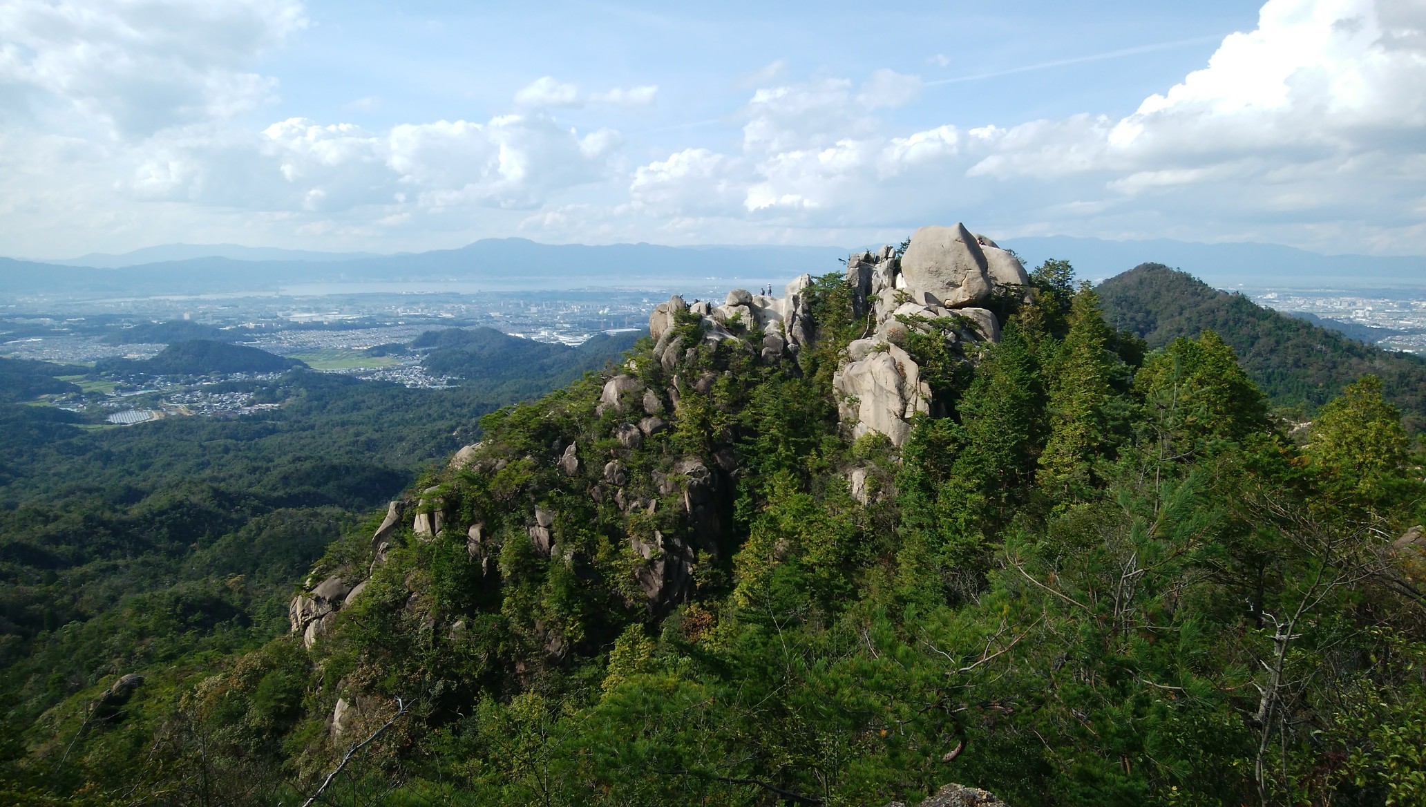 金勝アルプス 上桐生駐車場 落ヶ滝 鶏冠山 天狗岩 竜王山 狛坂磨崖仏 逆さ観音 上桐生駐車場 Kazunokoさんの金勝アルプス 鶏冠山 竜王山 の活動データ Yamap ヤマップ