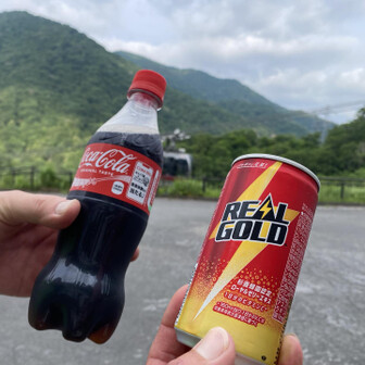 炭酸で打ち上げ🥂

先輩いなかったら達成できなかった目標でした、感謝感謝です！本日も大変お世話になりました🙇‍♀️
