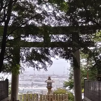保久良神社の鳥居から海が見える。
好きな景色!