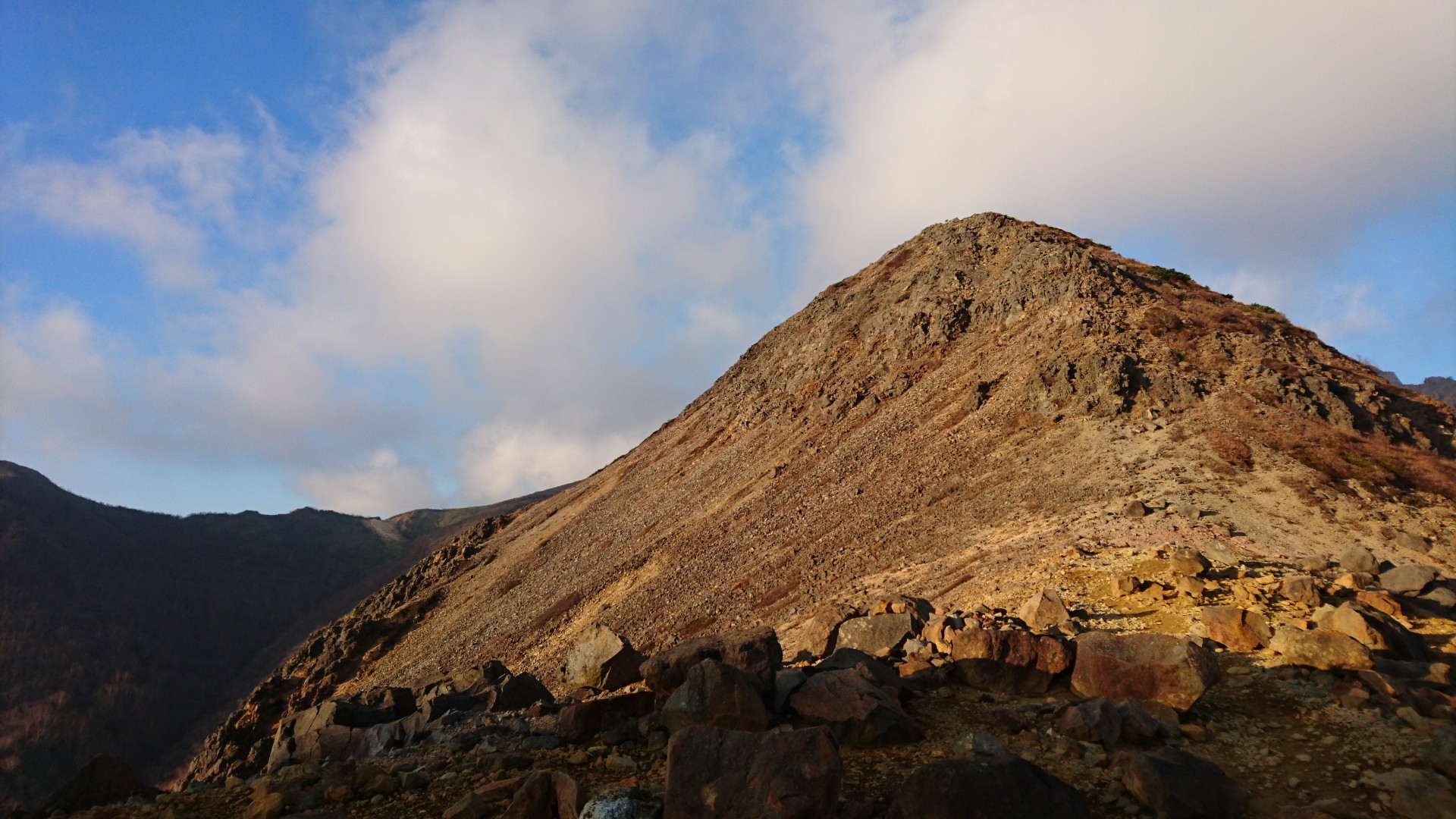 那須岳 三本槍岳 いい天気 トマさんの茶臼岳 那須岳 三本槍岳 赤面山の活動データ Yamap ヤマップ