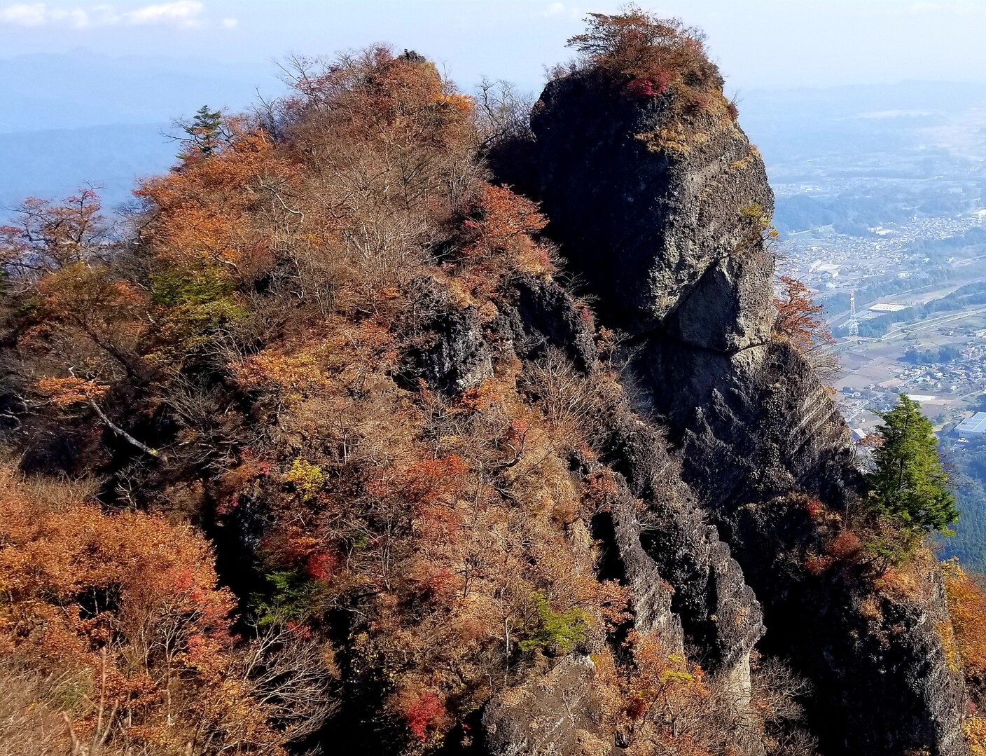 世にも奇岩な物語 秋の妙義は紅葉 と鎖 の甘辛ミックス 魔の山なんて誰が言うさんの妙義山 天狗岳 相馬岳の活動日記 Yamap ヤマップ
