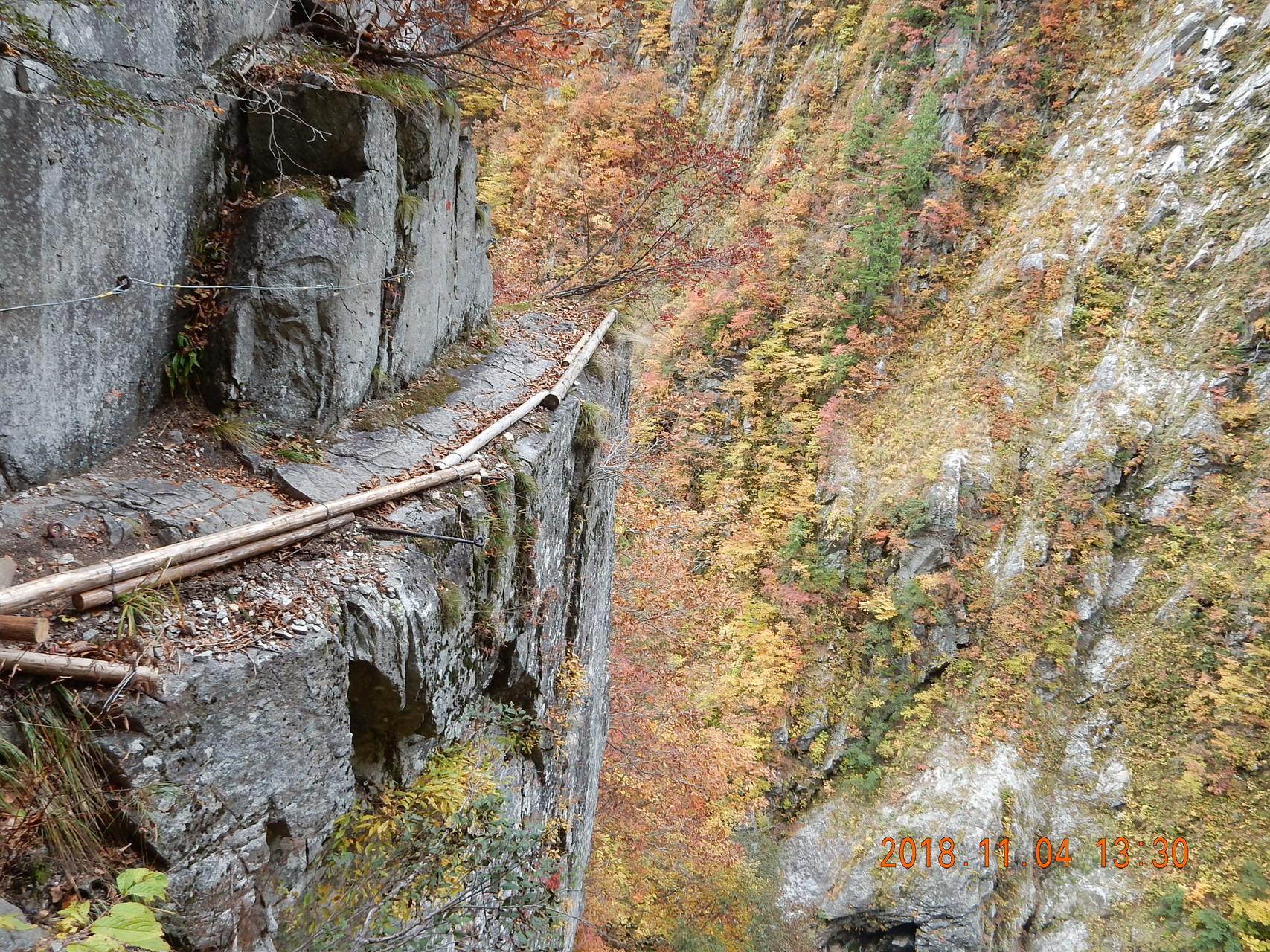 動画更新 小屋じまいの後の下ノ廊下 30年ぶりは紅葉真っ盛り Kitaさんの剱岳の活動データ Yamap ヤマップ