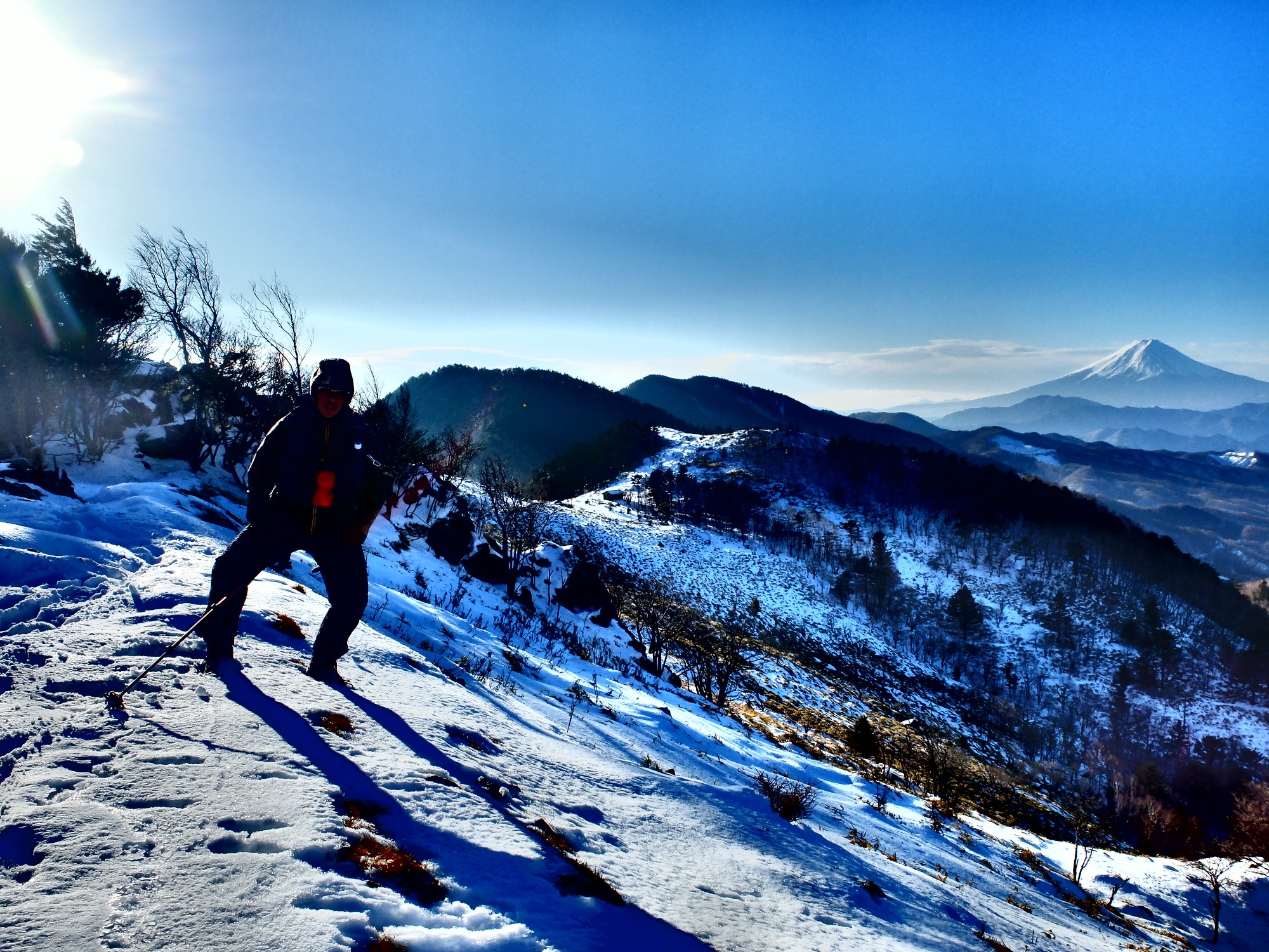 大菩薩嶺 雪 登り納め富士 ラーマン 日本ｱﾙﾌﾟｽ探検隊長さんの大菩薩嶺 鶏冠山 大マテイ山の活動データ Yamap ヤマップ
