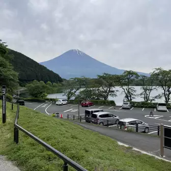 駐車場からも富士山がハッキリ見えます