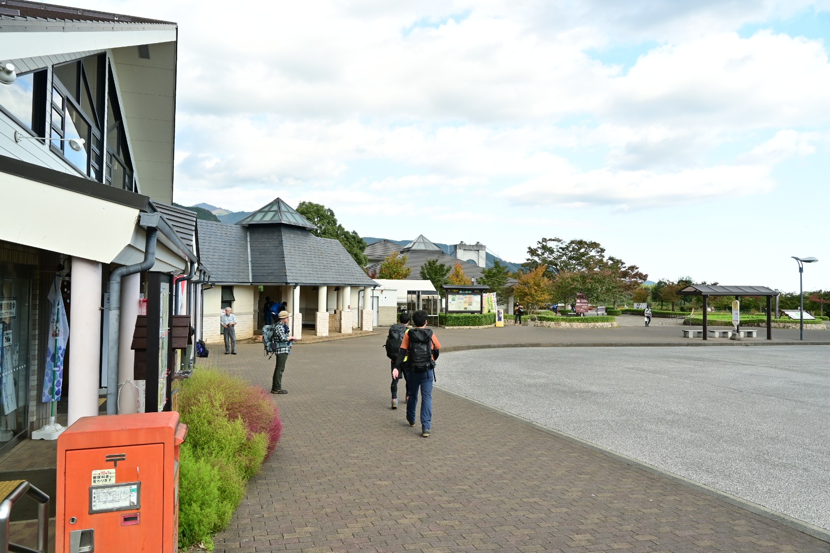 情報満載 秋の丹沢山塊縦断 宮ケ瀬湖 丹沢山 塔ノ岳 大倉 電車 バス利用 シロ 走るmountain Photographerさんの丹沢山の活動データ Yamap ヤマップ