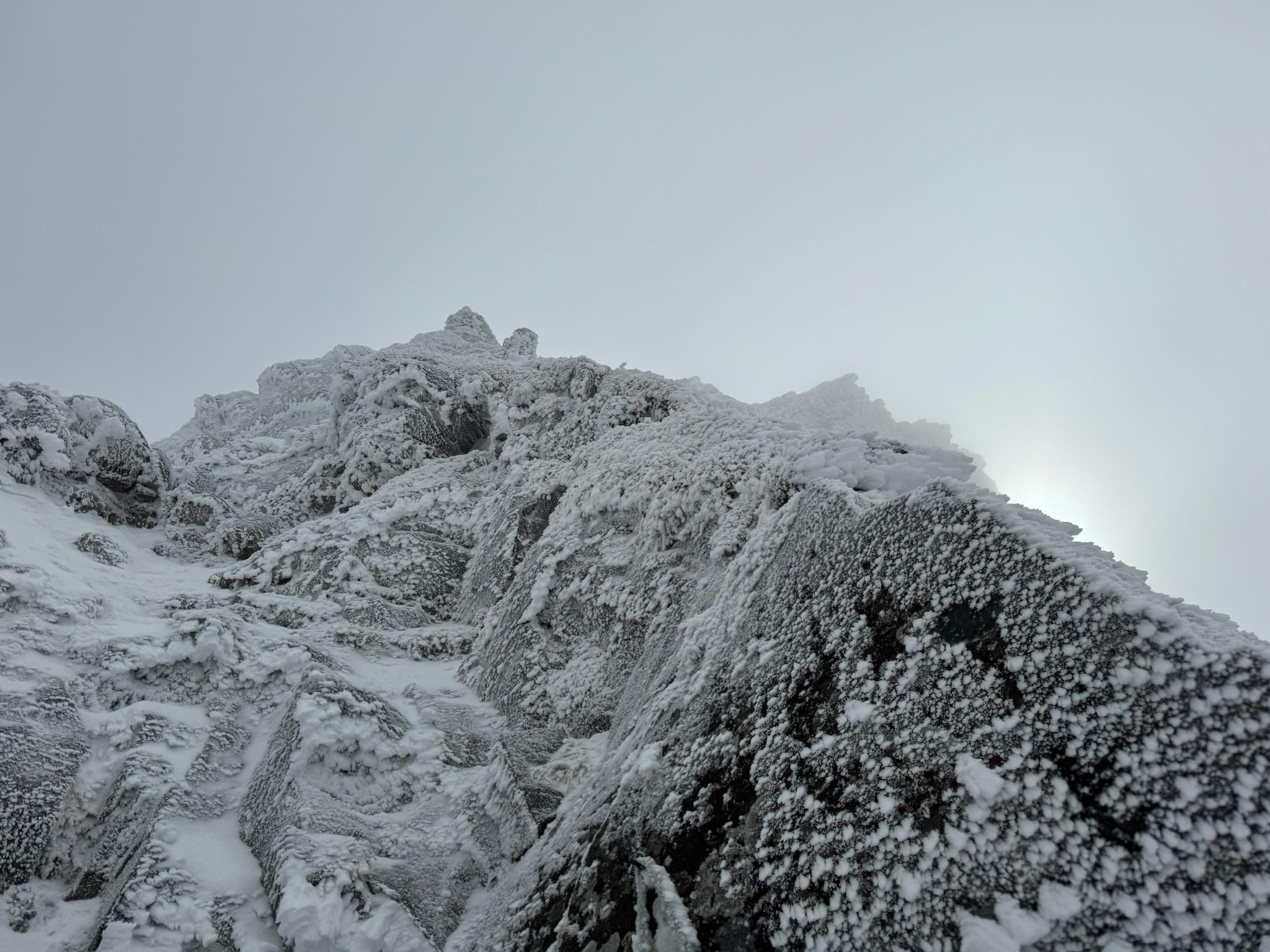 岩と雪90〜137 150〜169（136は欠号）山岳年鑑86〜88 93 94